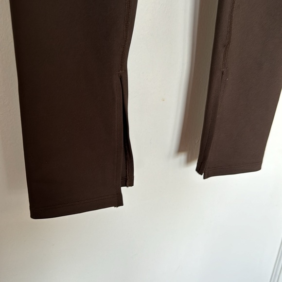 Alo Airlift Legging with Split hem - Picture 3 of 5